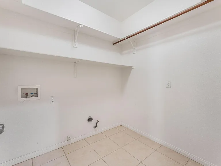 8901 Goldstone Ave — Photo 27