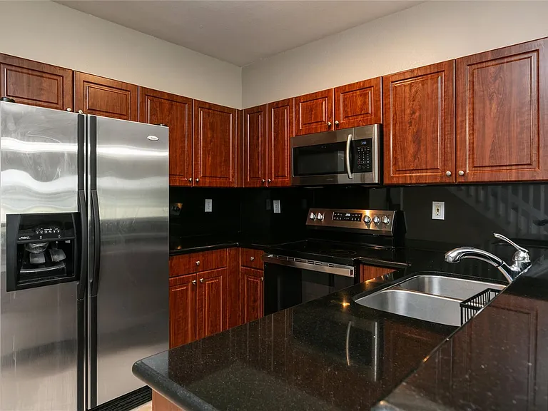 4408 Woodland Cir — Photo 5