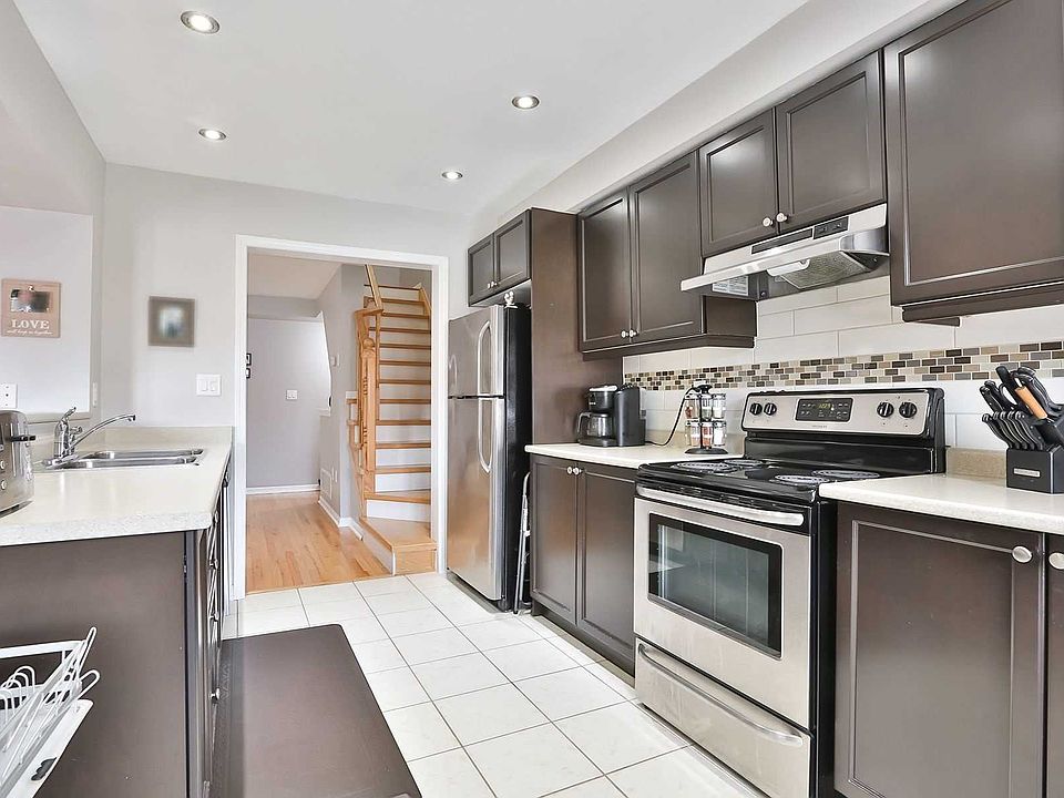 2nd image of 14 Deancrest Rd