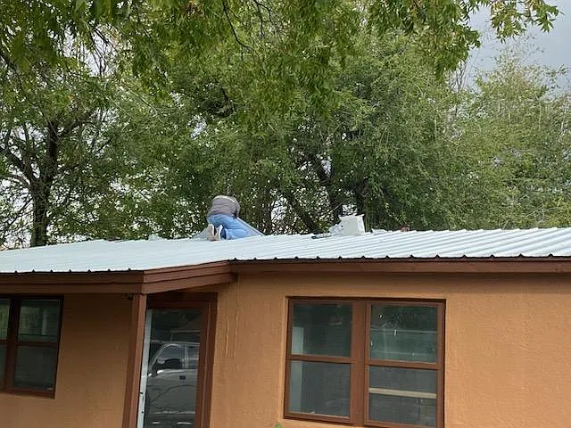 2705 SW H Ave — Photo 3