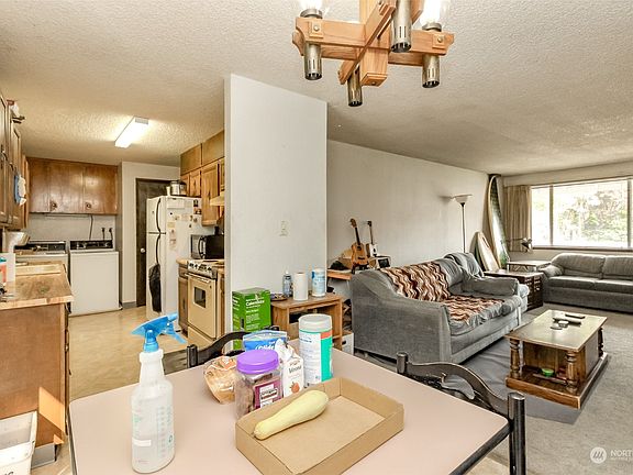 5th image of 502 - 504 128th Street S