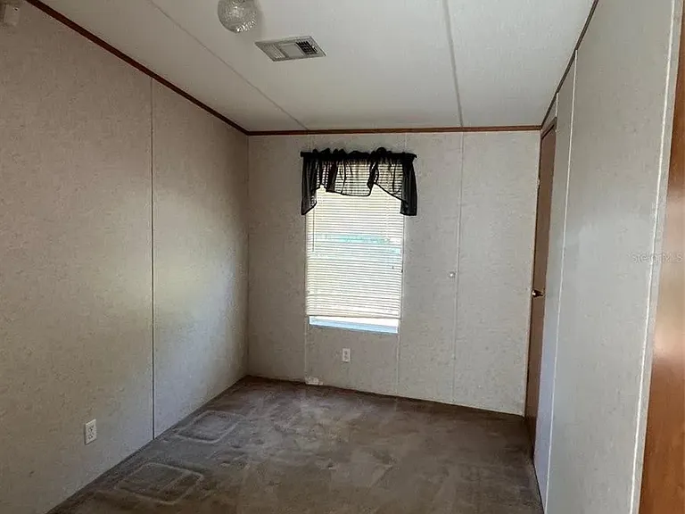 10429 Hudson Ave — Photo 7