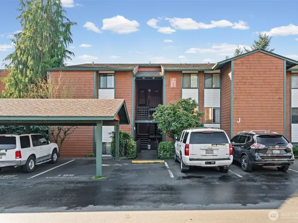 7310 N Skyview Lane #J201, Tacoma, WA 98406