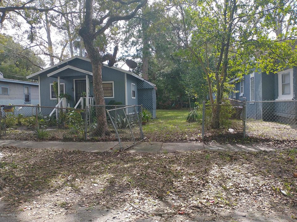 2nd image of 1742 W 2nd St
