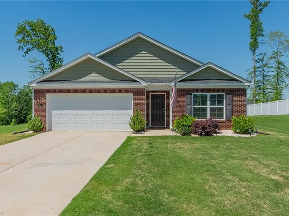 288 Bunting Dr, Lexington, NC 27295