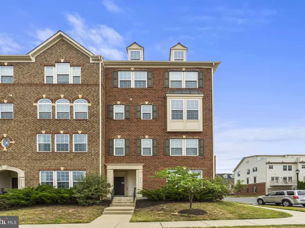 5322 N Center Dr, Greenbelt, MD 20770