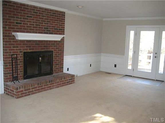 Great room pic 2, to deck.