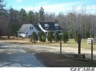 165 Joe Burns Dr, Zirconia, NC 28790