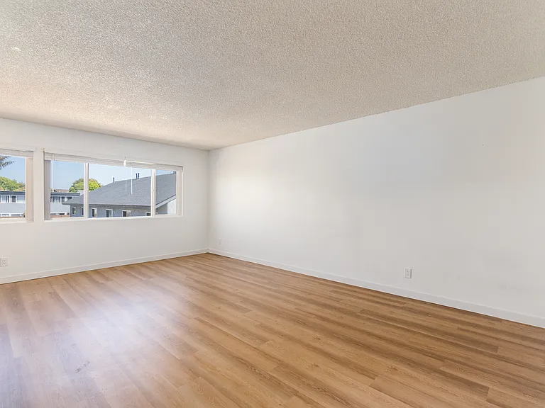 417 W North Ave #100 — Photo 16