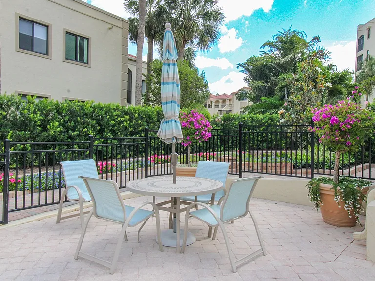 7024 Pelican Bay Blvd #F-504 — Photo 59
