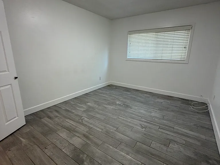 917 Georgia St — Photo 1