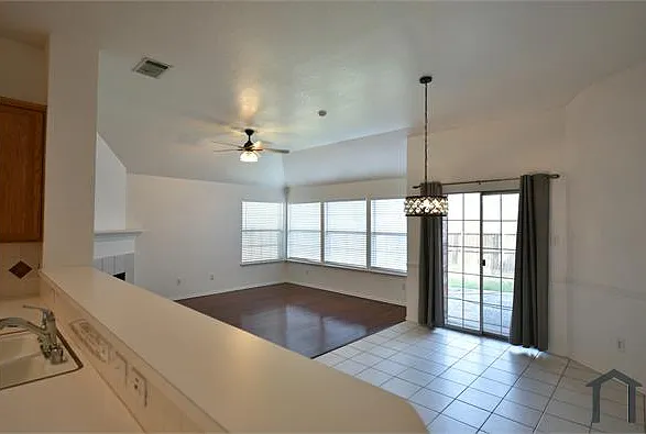 4317 Palmdale Dr — Photo 15
