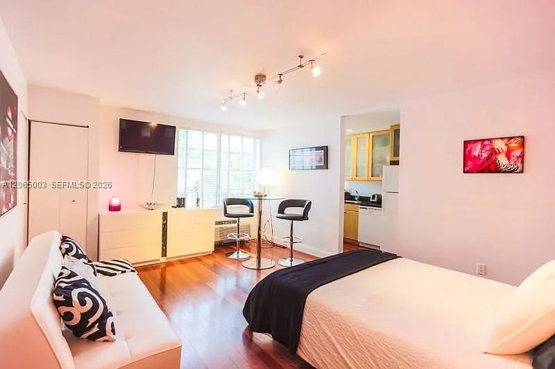 South Beach Hudson Condo — Photo 2
