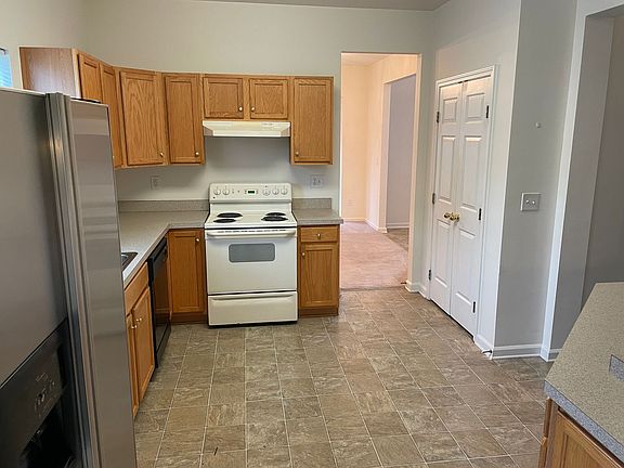 4th image of 104 Brookhollow Dr