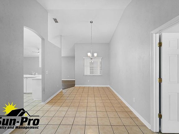 3rd image of 3778 Grove View Ln
