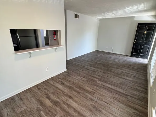 Gas Lite Apartments, 301 E Choccolocco St APT 6, Oxford, AL 36203