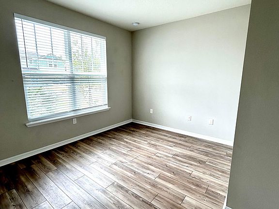 5th image of 281 Myrtle Oak Ct