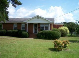 305 E Railroad St, La Grange, NC 28551
