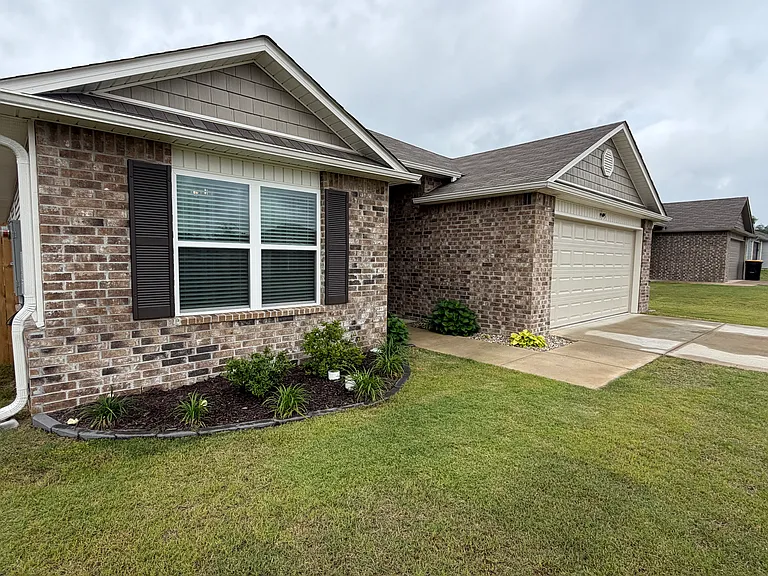 35 Kinley Brook Ln — Photo 2
