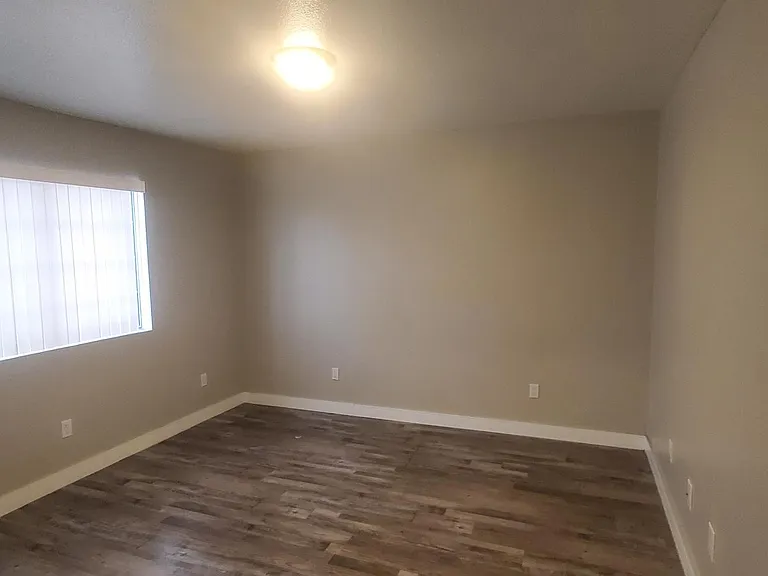 1335 W 2nd St #207 — Photo 9