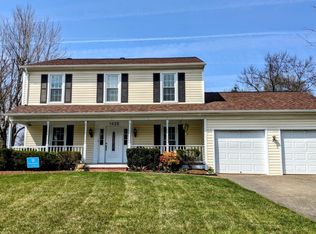 1628 Winterwood Pl, Herndon, VA 20170