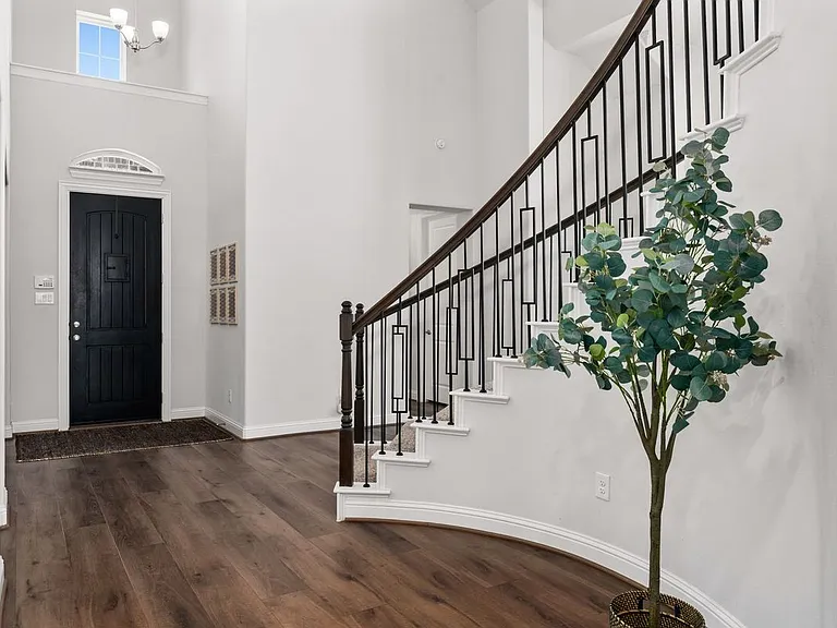 4602 Lorion Dr — Photo 5