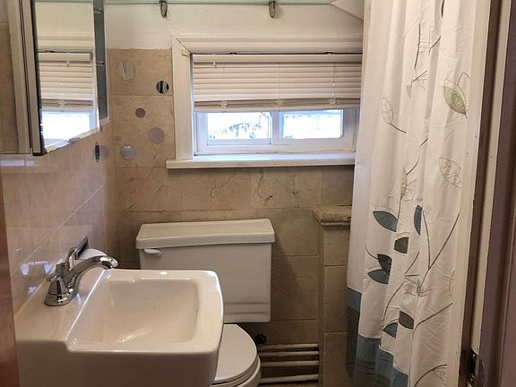 5th image of 43 Fort St #2