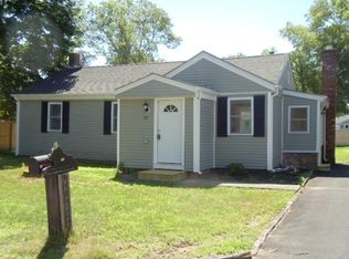 90 Martin St, Buzzards Bay, MA 02532