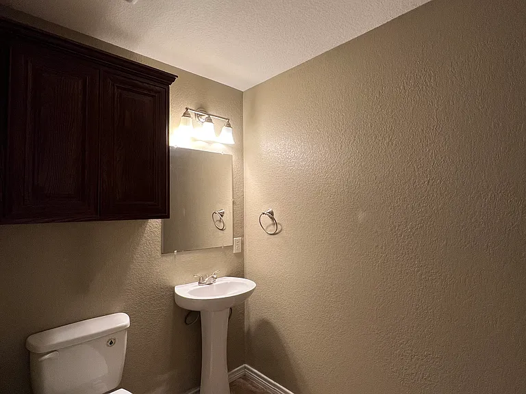1470 N Belknap St — Photo 14