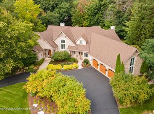 2448 Pine Hollow Dr, East Lansing, MI 48823