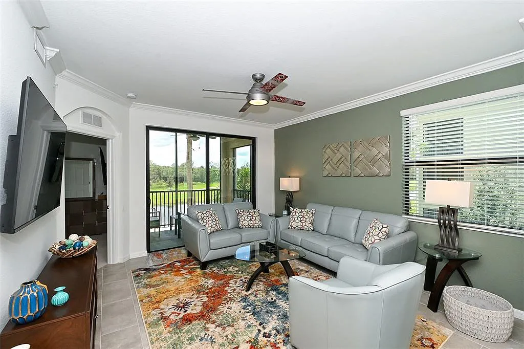 3 bed, 2.0 bath, 1500 sqft, $3,200 — Photo 3