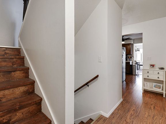 3rd image of 1305 Kingsridge Ct APT C