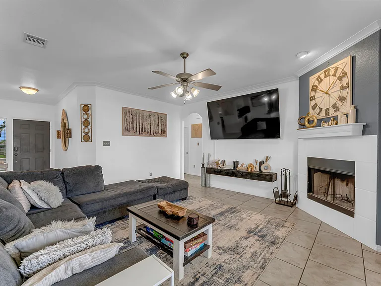 102 Cailin Ct — Photo 10