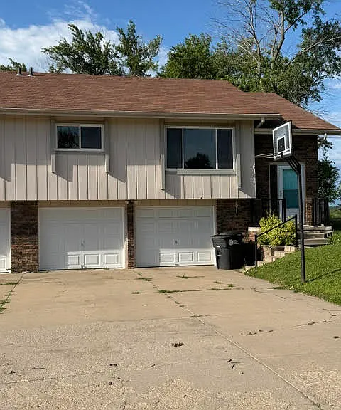 12717 Weir St — Photo 1
