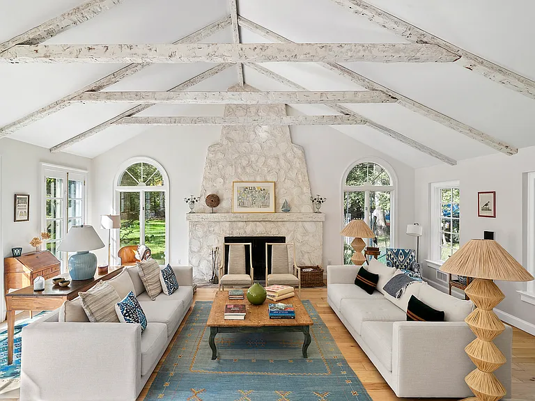 4 Oakland Ln — Photo 4