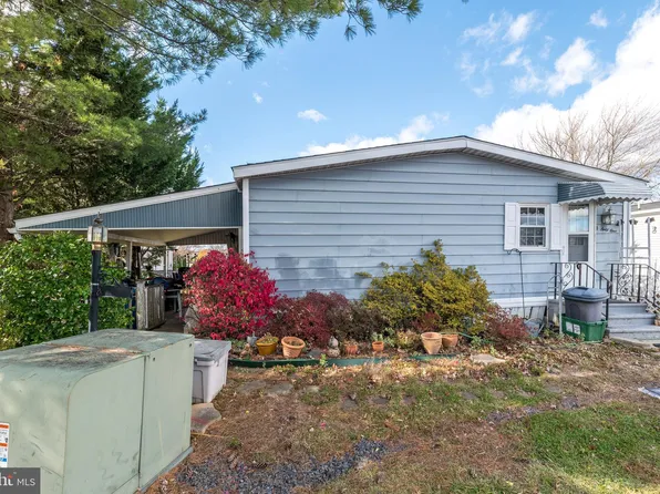 61 Longwood Pl, North Wales, PA 19454