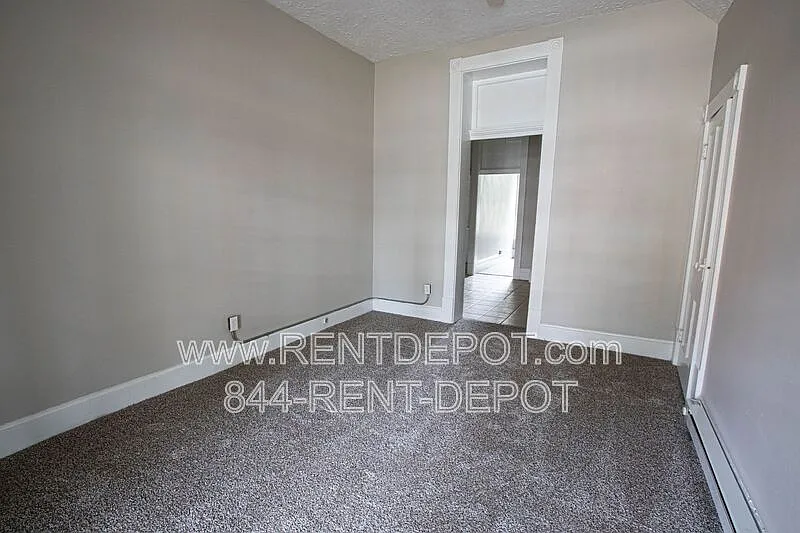 1 bed, 1.0 bath, $825 — Photo 3