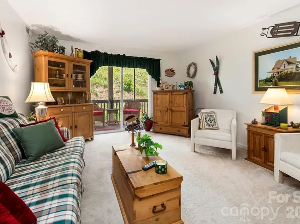 2903 Sagamore Ln, Asheville, NC 28806