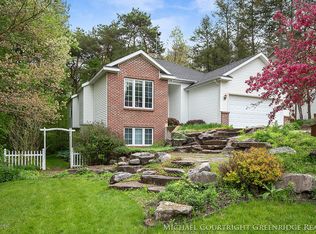 1692 Pinehill Dr, Hastings, MI 49058