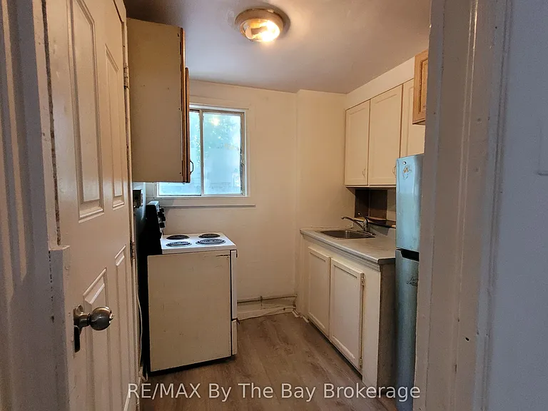 835 Mosley St #3 — Photo 6