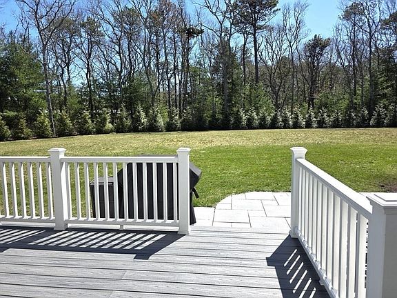 3rd image of 31 Falling Leaf Ln