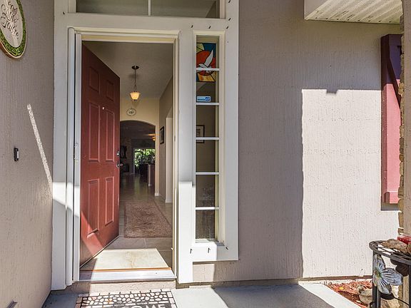 4th image of 104 Kings Trace Dr