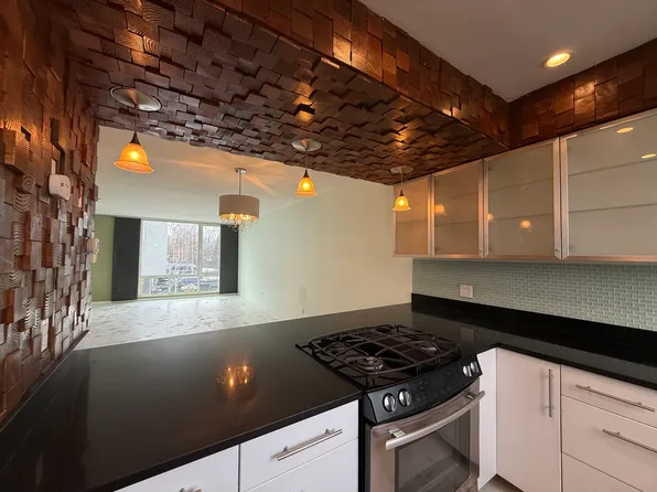 5201 E Northern Lights Blvd #2E, Anchorage, AK 99508