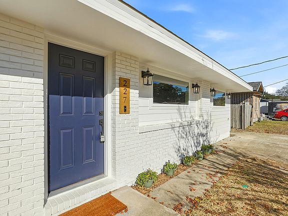 2nd image of 227 Katherine Pl NW