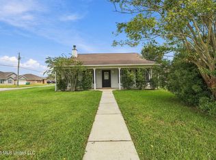 3612 N 9th St, Ocean Springs, MS 39564