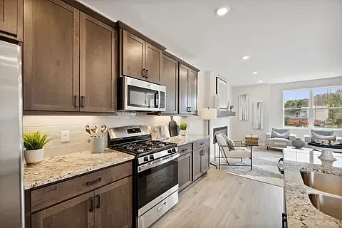 3 bed, 2091 sqft, $2,900 — Photo 3