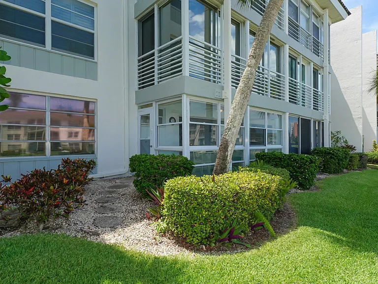 4320 Falmouth Dr #105 — Photo 33