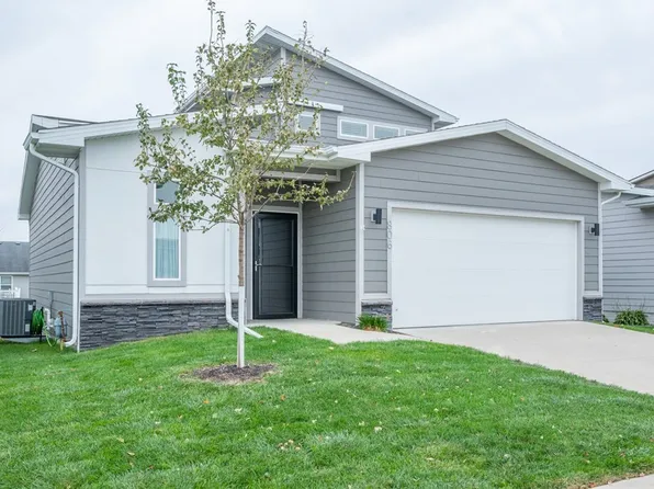 806 NE 14th St, Grimes, IA 50111