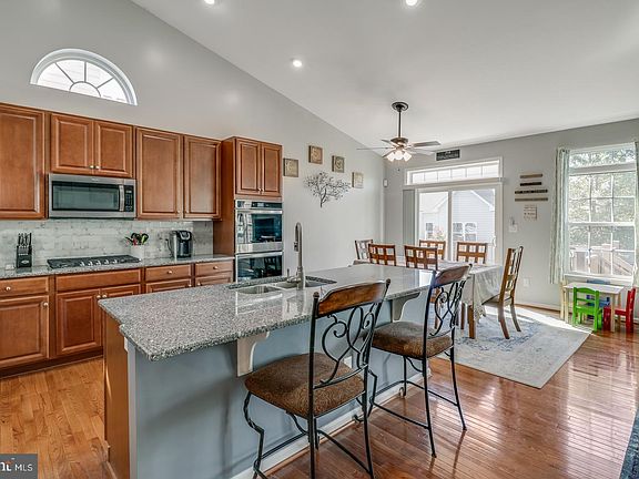 5th image of 416 Glenturret Way