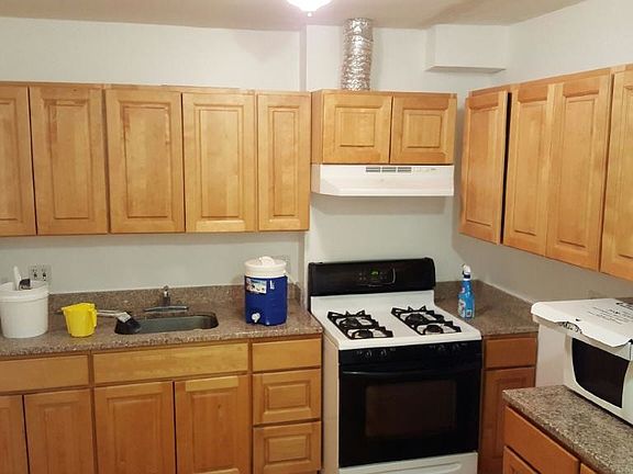 3rd image of 2045 28th St